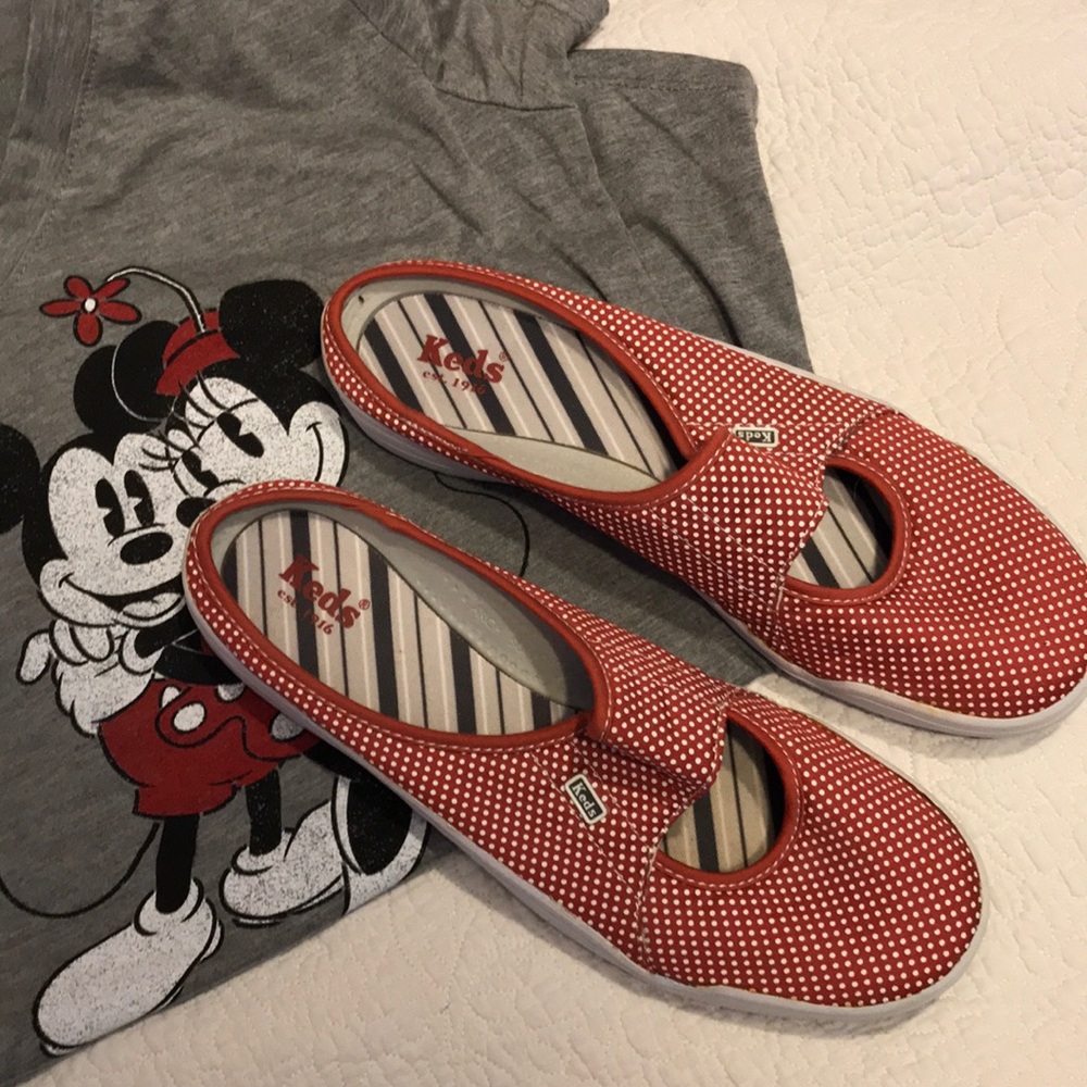 Polka dot Keds perfect for Disney! 🏰
